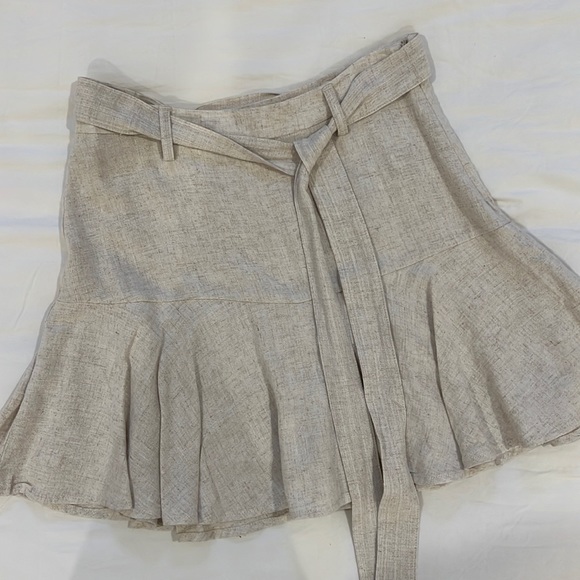 NWOT Stradivarius Tie-Front Skort - Cream - Picture 3 of 4